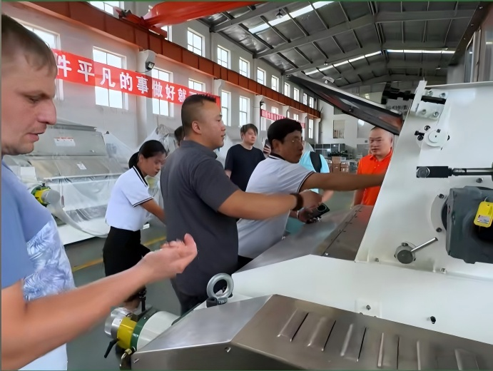 Russian users visit Water-cooled Flaking Mill